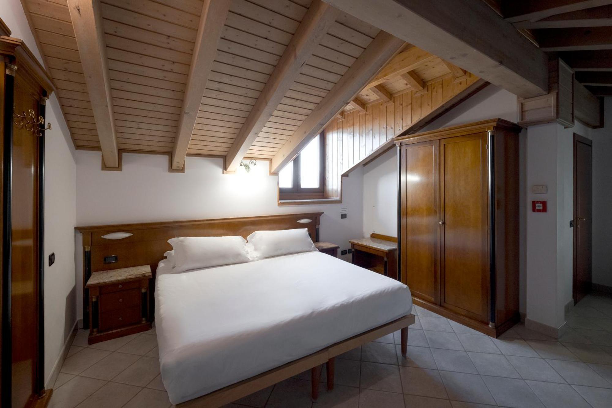 Hotel Ungheria Varese 1946 Hotel 3*
